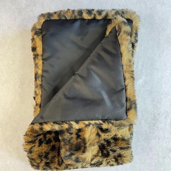 Apparis Jasper Leopard Scarf Womens Fake Fur Animal Print Scarf NEW with TAGS! - Picture 5 of 9